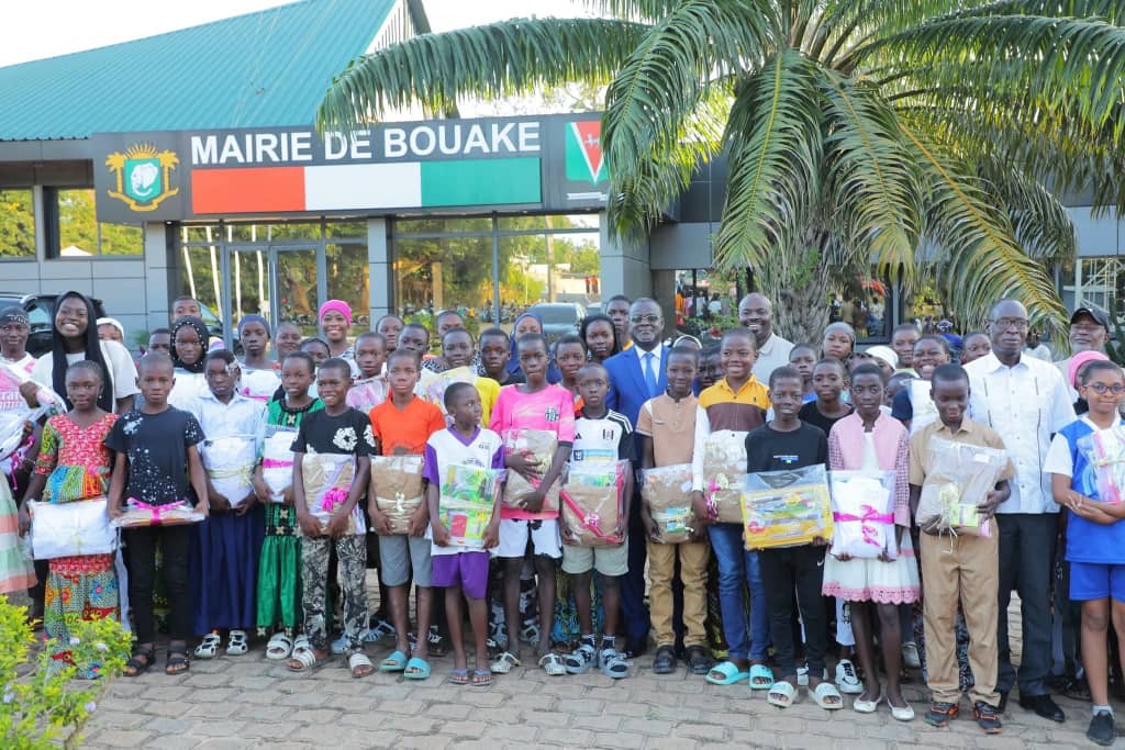 Soutient Scolaire : Don de 500 Kits scolaires aux enfant de Bouaké