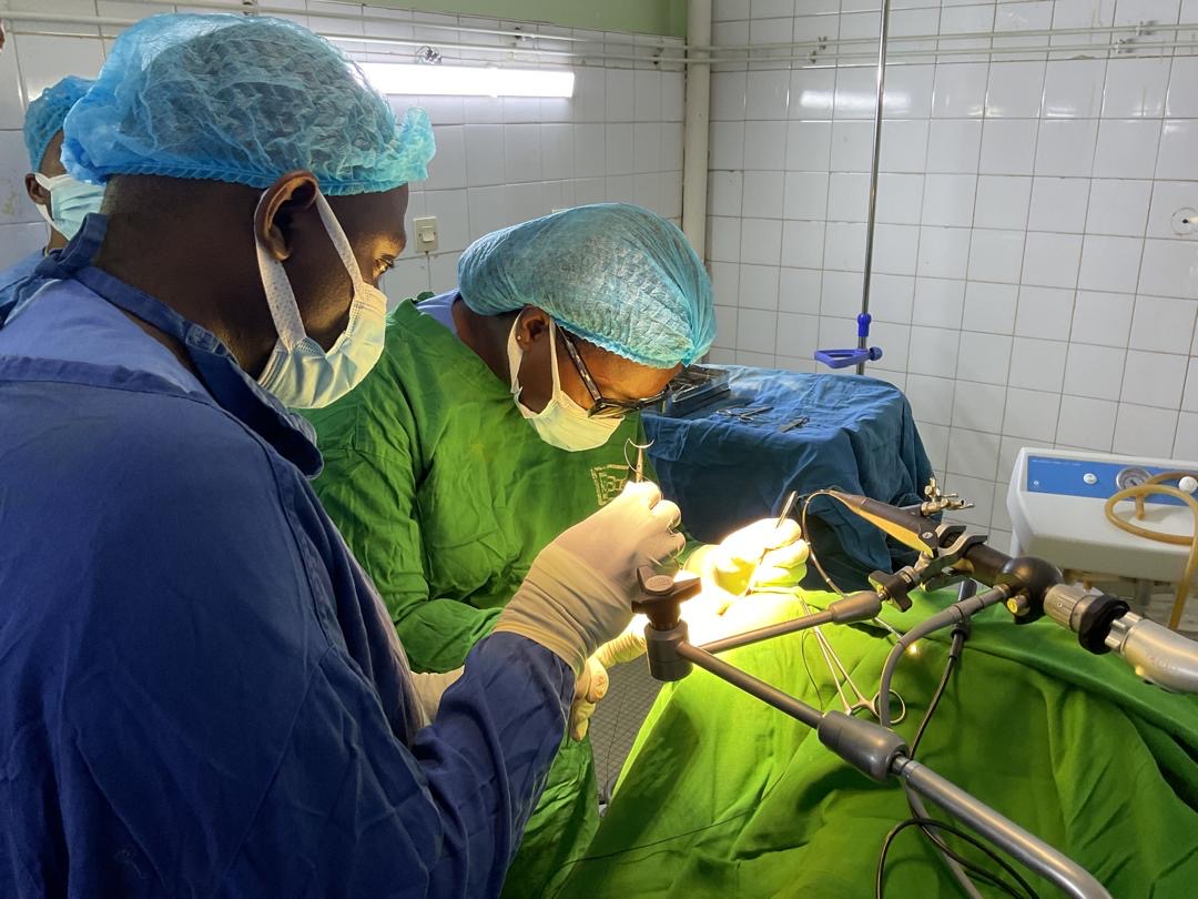 4e Campagne Gratuite de Chirurgie d’Hydrocéphalie et de Spina Bifida : 10 enfants opérés avec succès au CHU de Bouaké